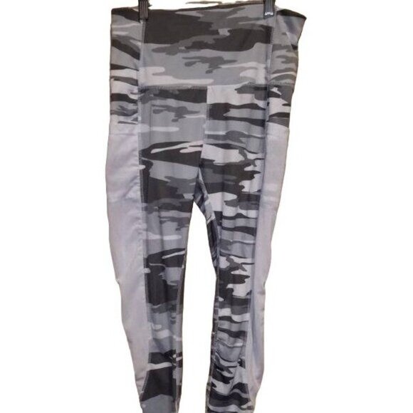 Camo Gray Mesh Side Pocket Leggings Workout Exercise Medium Embrace Your Love - Picture 1 of 2